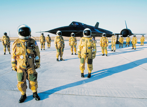 מטוס הריגול SR71 "הציפור השחורה" וטייסיו - מהמטוסים המפורסמים של לוקהיד מטוס הריגול SR71 "הציפור השחורה" וטייסיו - מהמטוסים המפורסמים של לוקהיד