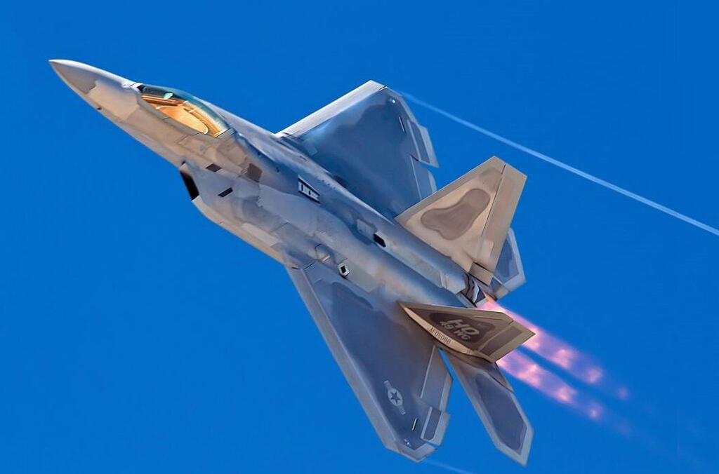 הקברניט F22 חמקן מטוס קרב