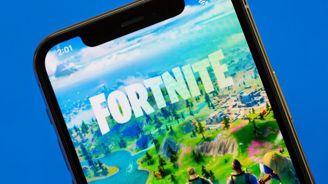 פורטנייט fortnite נגד גוגל ו אפל גיימינג