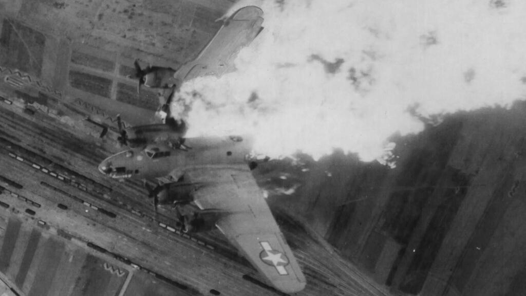 הקברניט B17 מפציץ מלחמת העולם השנייה