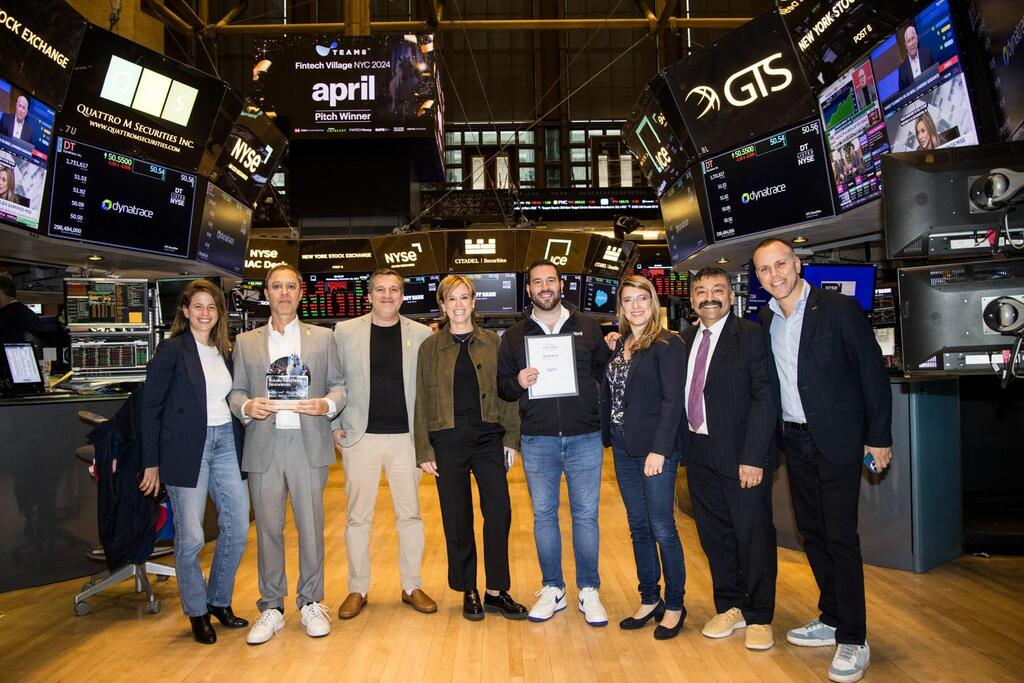 מתארחים ב-NYSE: משמאל נוגה לקריץ, VP ב-Team8, רונן אסיא, שותף מנהל ב-Team8, אלון חורי, שותף מנהל ב-Team8, רקפת רוסק עמינח, שותפה מנהלת ב-Team8, בן בורודך, מייסד שותף ומנכ"ל April, הדר סיטרמן-נוריס, שותף ב-Team8, סאנג'יב קליטה, יו"ר Fintech Meetup, אסף אזולאי שותף ו-CMO ב-Team8 (צילום: Ohad Kab) מפגש פינטק וילג' ניו יורק Team8