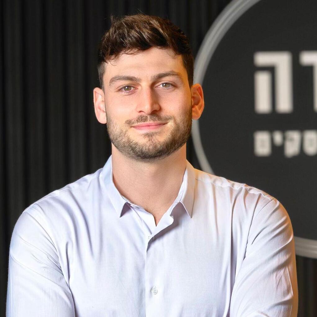 רועי לנגי אנליסט אולטרה פיננסים