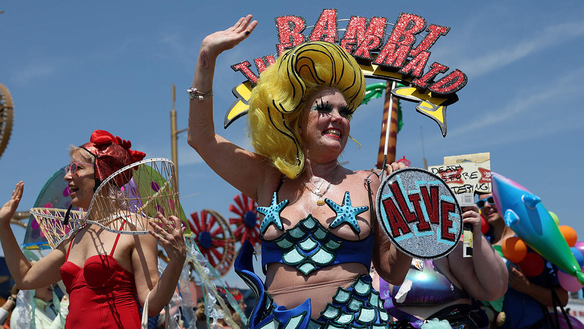 פוטו פסטיבלים פסטיבל Mermaid Parade  קוני איילנד 