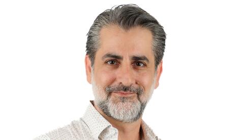 כשל שוק מכוון: איך הפכה הטעינה החשמלית לבירוקרטיה דיגיטלית